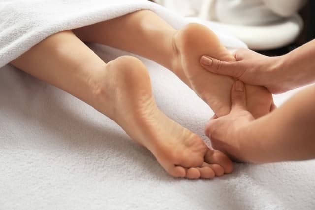 Массаж стоп